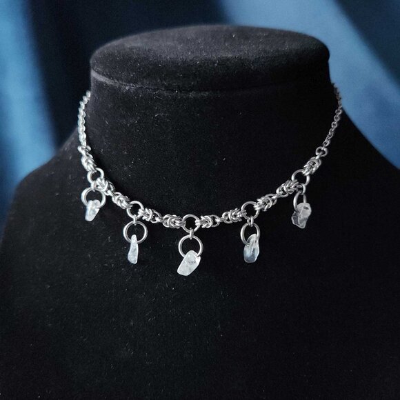 Gothic Fairy clear crystal choker necklace with a small silver chain - Picture 8 of 8